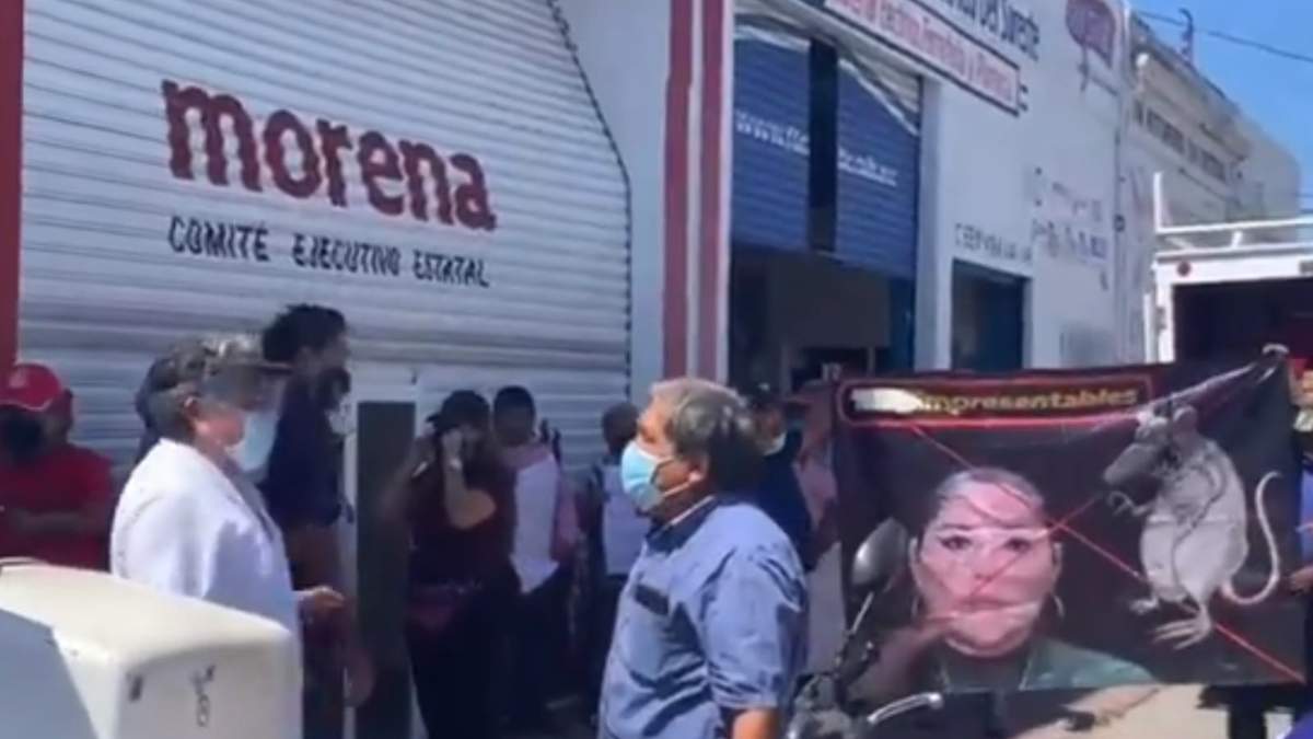 Protesta en el Comité Directivo de Morena en Yucatán
