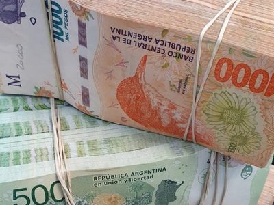 Probalo con un billete de 500 o de 1000: el poderoso ritual para atraer dinero como arroz