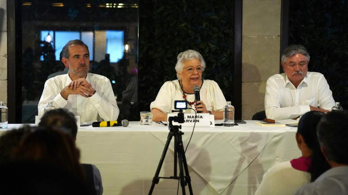Lorenzo Córdova Vianello, María Marván Laborde y Leonardo Valdés Zurita