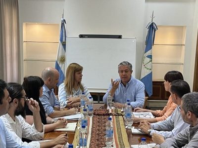 Figueroa se reunió con su gabinete para acomodar la agenda de trabajo de cara al 2024