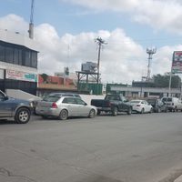 Cierre de gasolineras desata caos vial en Reynosa