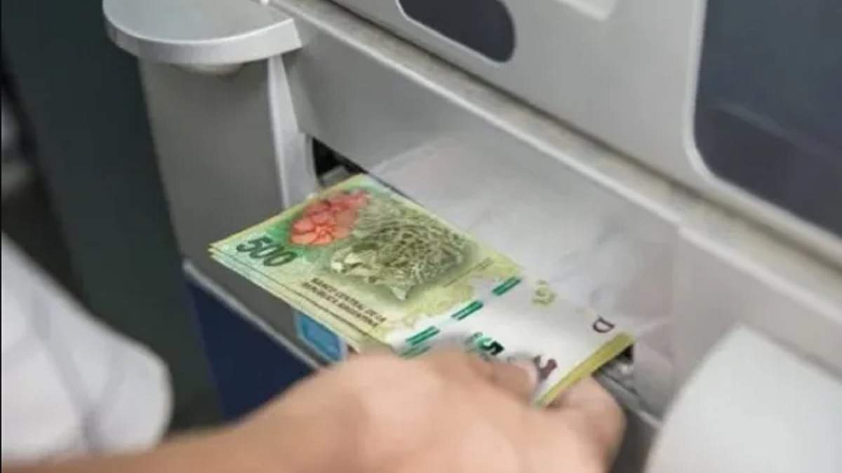 El cronograma comienza con el pago al sector salud. Así fue definido en 2020. Foto: Twitter.