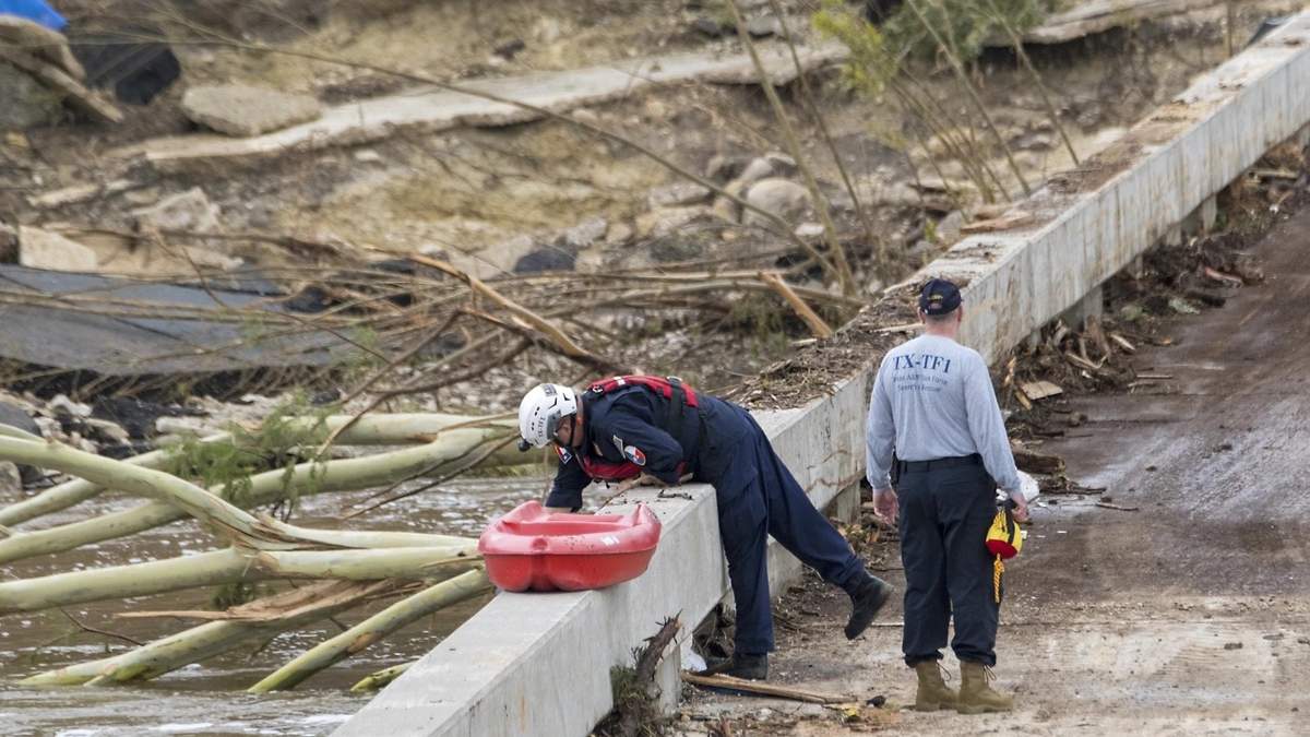 Inundaciones en Texas deja 37 muertos por inundaciones, entre ellos 14 niños