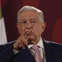 AMLO defiende su plan de seguridad: Religiosos “están muy apergollados por la oligarquía”