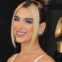 ¡Omg! Dua Lipa es criticada por ser vista en un club de strippers junto a Rosalía y Lizzo