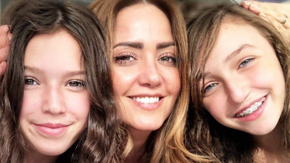 Andrea Legarreta e hijas. Fuente: (Instagram)