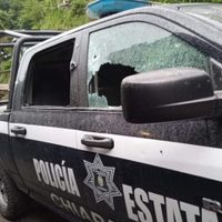 Hombres armados atacan base de la policía en Mezcalapa, Chiapas; muere uno de los agresores