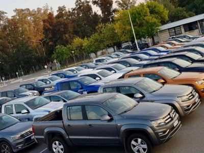 Automotrices ceden flota de vehículos para movilizar recursos