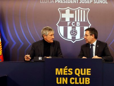 Reunión cumbre por el futuro de Quique Setién en Barcelona