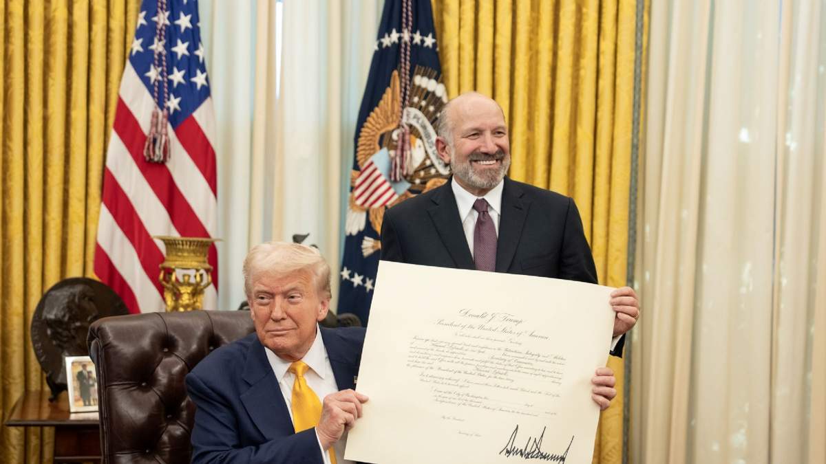 Donald Trump y su secretario de Comercio, Howard Lutnick