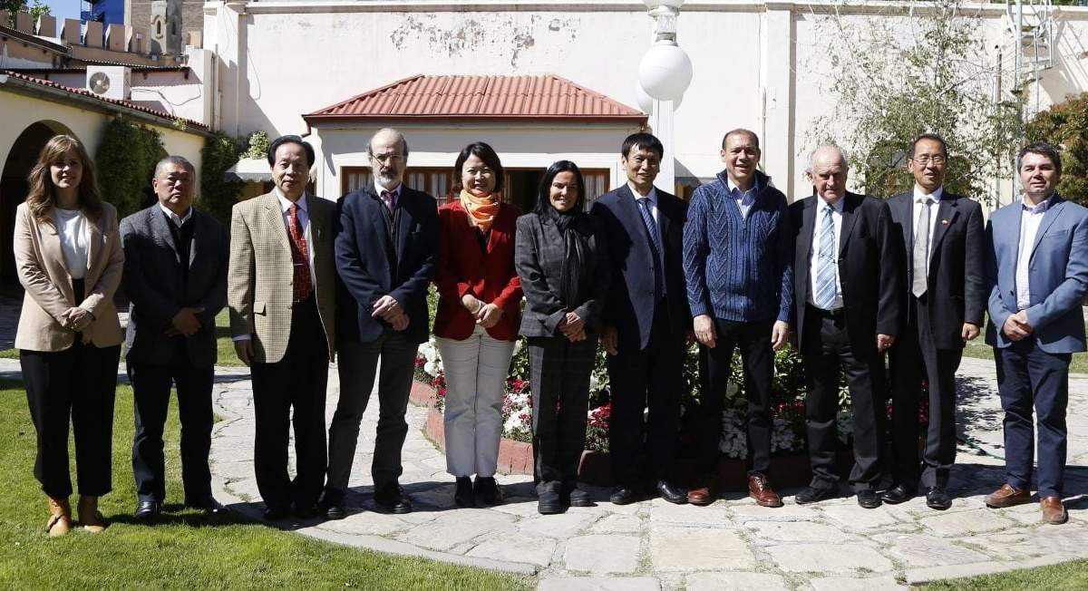Los empresarios chinos fueron recibidos en Casa de Gobierno. Fuente: (Neuquén Informa)