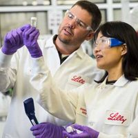 Las ganancias de la farmacéutica Eli Lilly caen un 7% en el primer trimestre del año