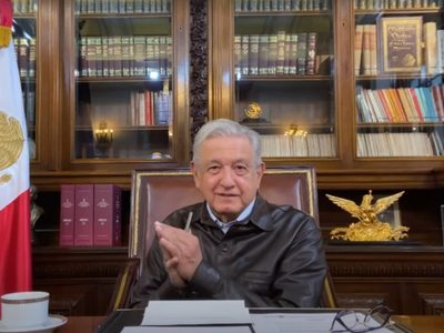 Voy saliendo del covid-19 con paracetamol, Vaporub, miel y caricias, dice AMLO en video