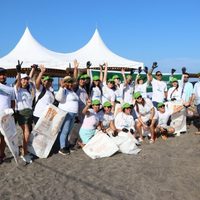 Unen esfuerzos por las playas de México