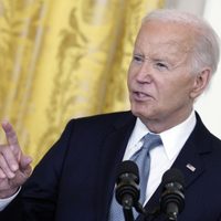 Altos responsables del Partido Demócrata discuten las dudas sobre la candidatura de Biden