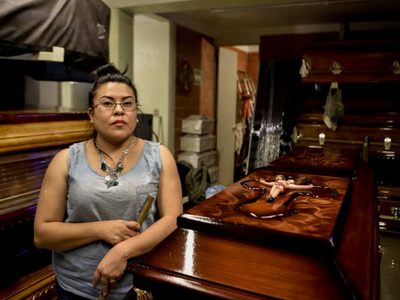 Voces de la pandemia | Vivir 'entre los muertos”