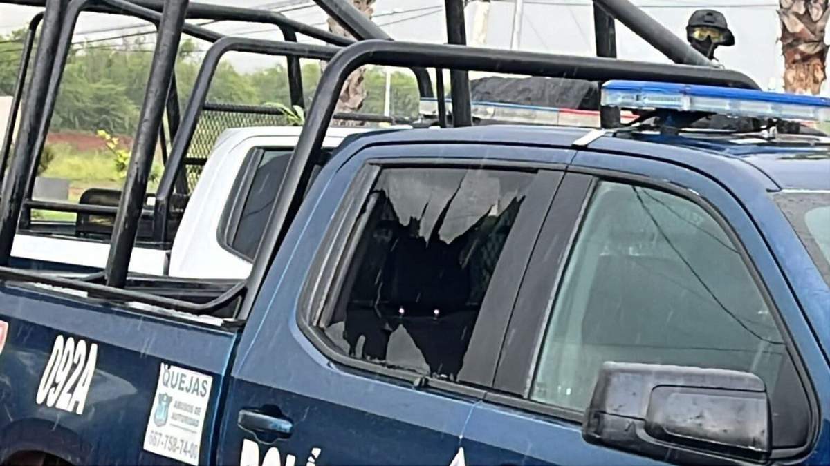 Policías estatales y municipales fueron atacados por civiles armados en las inmediaciones del Hospital General de Culiacán, Sinaloa