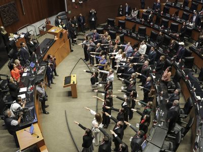 Senado pagó más de 300 mil pesos por hotel para familiares de juzgadores en su toma de protesta