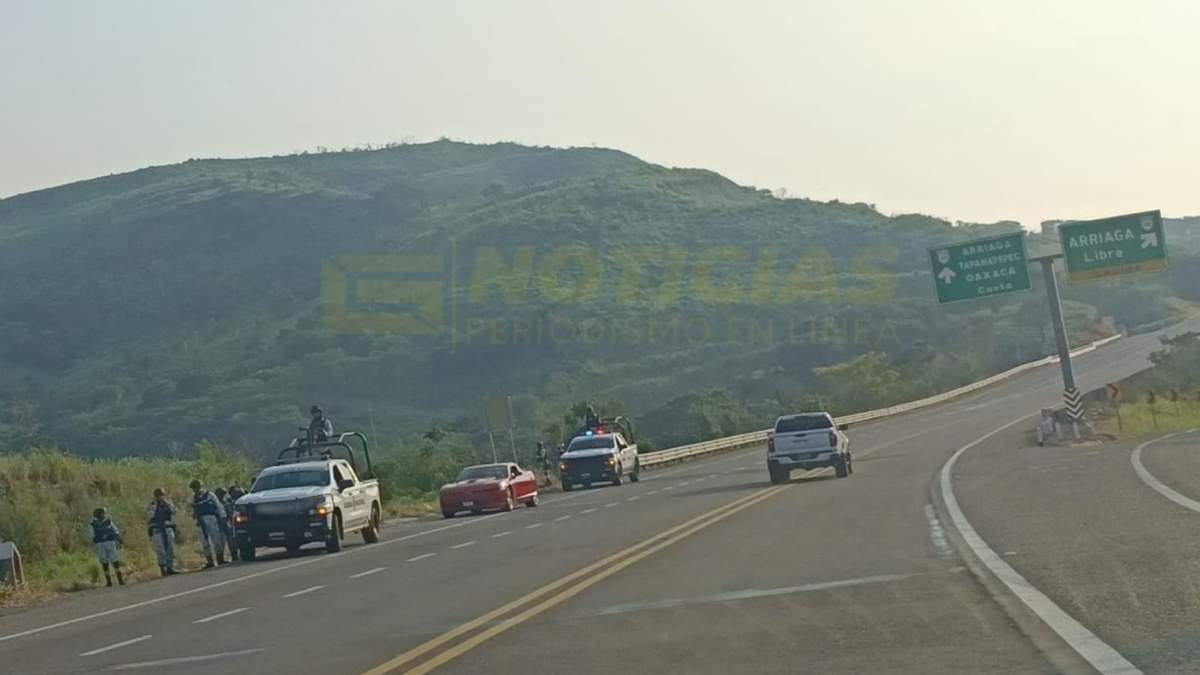 El ataque ocurrió contra el Mustang color rojo por el km 70 de la vía que conecta al Municipio de Arriaga con Coita, muy cerca de Cintalapa