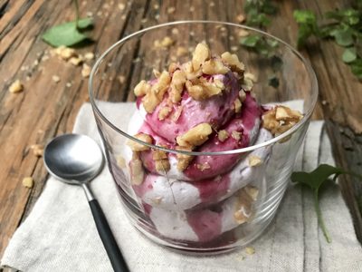 Turrón de vino tinto con salsa de frutos rojos: llevá a un nivel gourmet tu postre con esta increíble receta