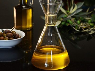 No solo frituras y ensaladas: otros buenos usos del aceite en la cocina