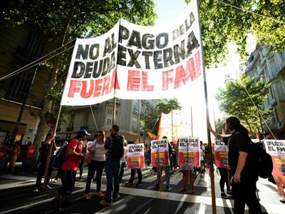 Pagar la deuda con fondos fugados, la discusión que tendrá el Senado
