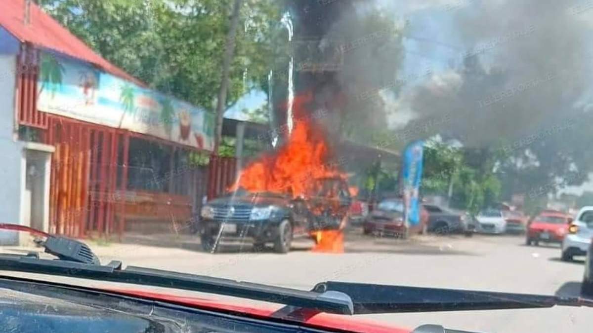 Quma de vehículos en Tabasco