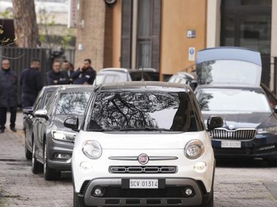 Papa, trasladado brevemente a un hospital de Roma para unas pruebas tras su audiencia semanal