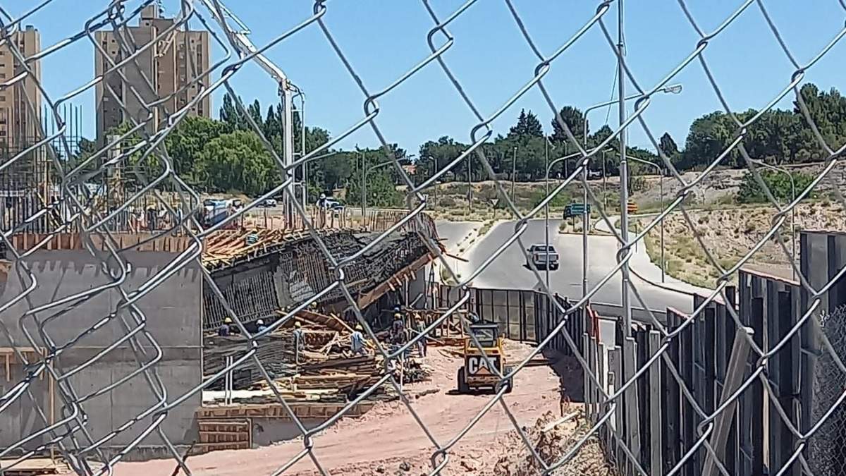 Derrumbe en Neuquén capital. Fuente: (Twitter)