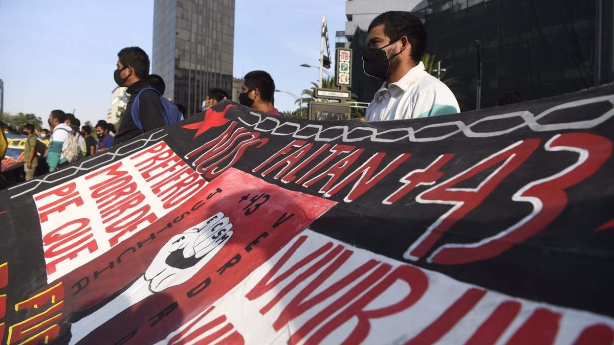 Protesta por los 43 normalistas de Ayotzinapa