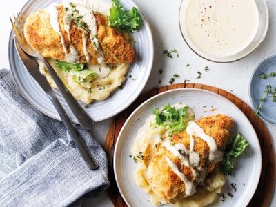 Dale una vuelta a la tradicional suprema con estas pechuguitas de pollo con parmesano, que son un 10