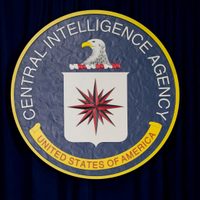 Exfuncionario de la CIA, acusado de robar millones de dólares en lingotes de oro al gobierno de EU