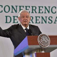 AMLO denuncia la "servil" oposición que en otros gobiernos hacía "lazos" con el crimen organizado