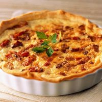 Tarta de papa, panceta y cebolla: llevá a otro nivel tu cena con esta receta bien cremosa y exquisita