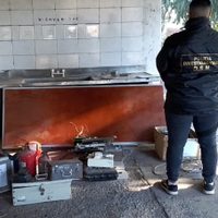 Robaron en la Cooperativa Telefónica de Centenario y encontraron parte del botín en una vivienda