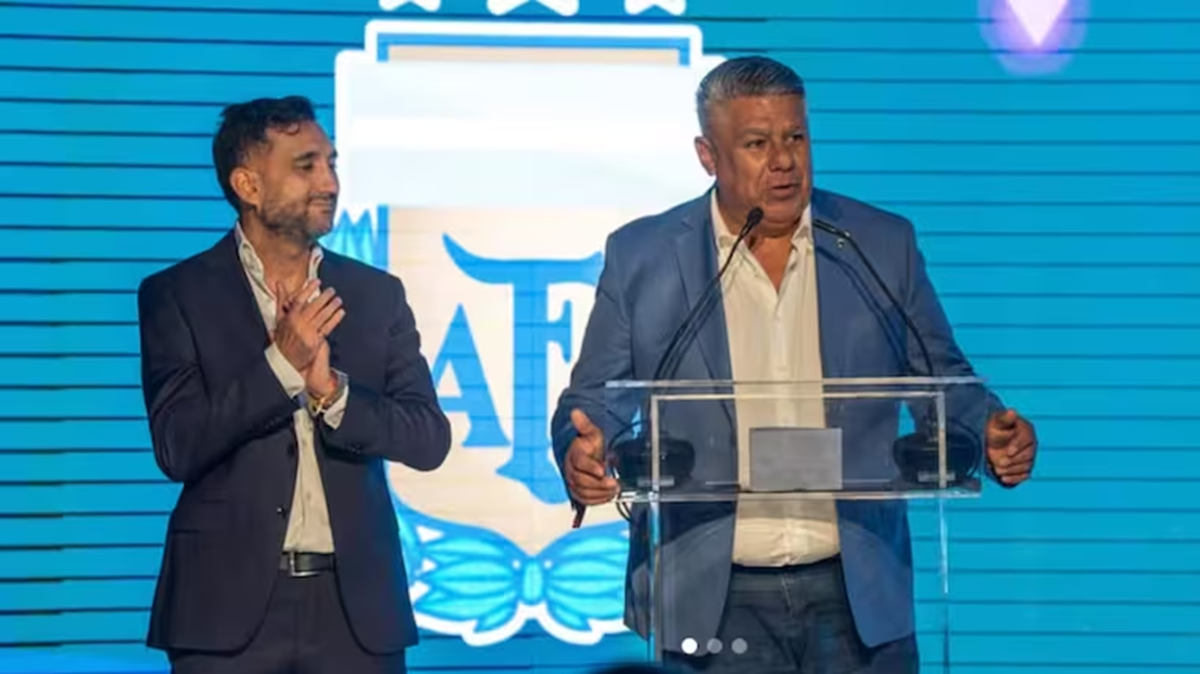 Ariel Vallejo, presidente de Sur Finanzas junto a Claudio Chiqui Tapia