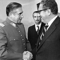 Los fantasmas que rondan a Kissinger