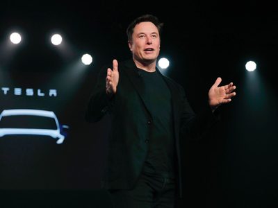 Expresidente ejecutivo de Twitter demanda a Elon Musk por 20 mdd