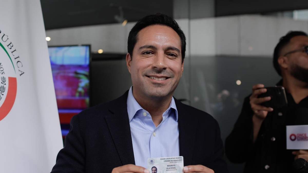 El gobernador de Yucatán, Mauricio Vila, se registró como senador