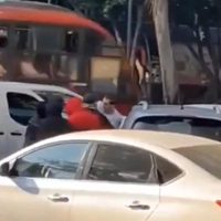 Encapuchados que detuvieron a automovilista en la Del Valle resultaron ser policías de la CDMX