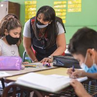 Entre un tire y afloje, vuelven las clases presenciales en toda la provincia