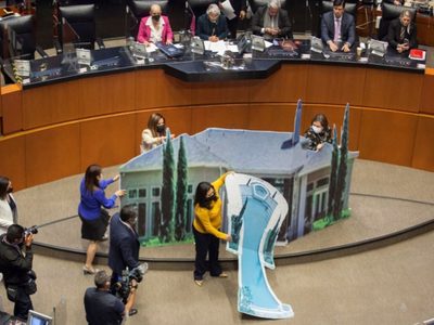 Morena rechaza en el Senado abrir investigación sobre la "Casa Gris" de José Ramón López Beltrán