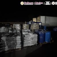 Aseguran tractocamión con más de 13 toneladas y 13 mil 400 litros de precursores químicos en Durango