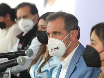 INE lanza un llamado global y convoca a una Cumbre de la Democracia
