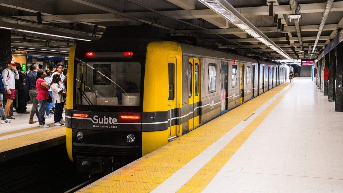 El aumento al subte no ha representado mejoras en el servicio. Fuente: (X)