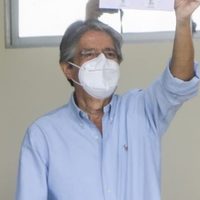El conservador Guillermo Lasso se perfila como próximo presidente de Ecuador