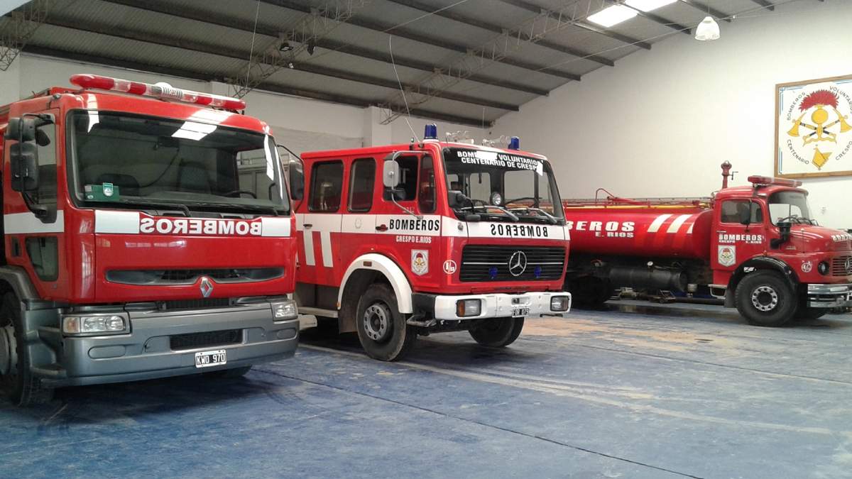 Bomberos de Centenario. Fuente: (Facebook)