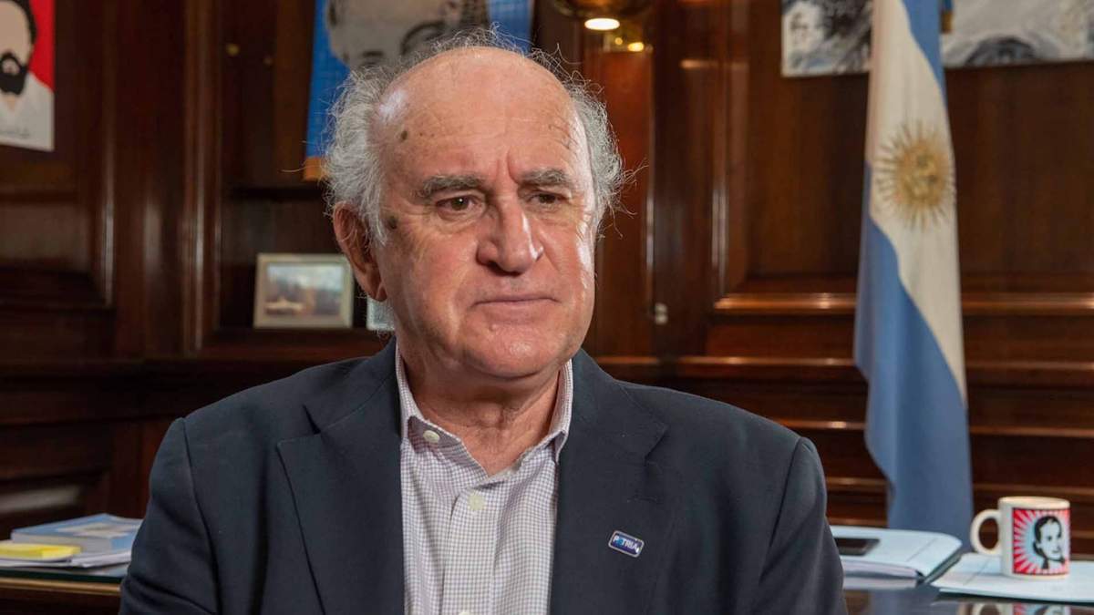 Oscar Parrilli, senador por Neuquén. Fuente. (Infobae)