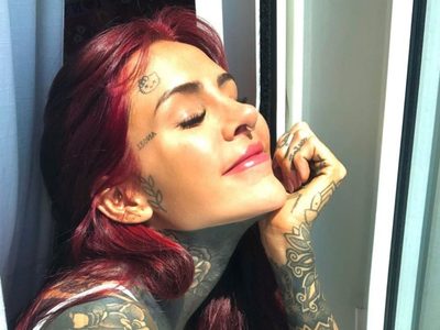 ¡Adiós al botón! Cande Tinelli lo hizo ¡hasta hacer volar el pantalón!