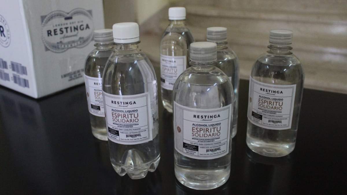 Produjeron y donaron 1.000 litros de alcohol. Fuente: (FacebooK)
